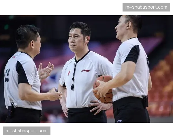 终场哨响,克罗地亚老将斯鲁皮纳掩面长坐 终场哨响,克罗地亚老将斯鲁皮纳掩面长坐